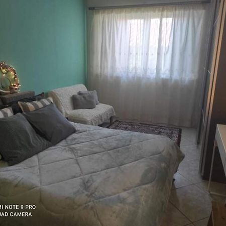Pleasant House With Garden!! Villa Анависос Екстериор снимка