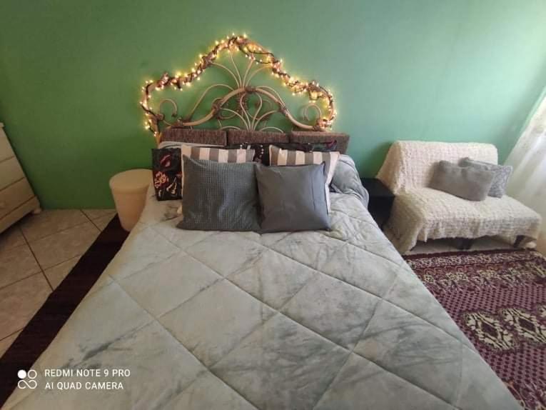 Pleasant House With Garden!! Villa Анависос Екстериор снимка